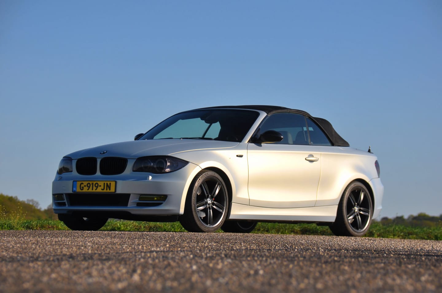 Customer photo review of Mallcas™ Matte Gold Blue Vinyl Wrap (PET Liner)