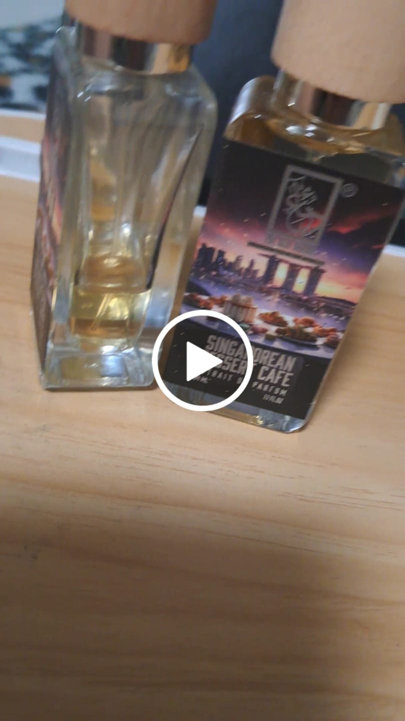 Customer video review of Singaporean Dessert Cafe