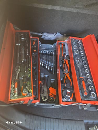 Customer photo review of Cassetta Attrezzi 85 Pezzi Completa – Valigetta Portautensili in Metallo con Chiavi, Bussole, Cacciaviti e Pinze, Set Utensili Professionale