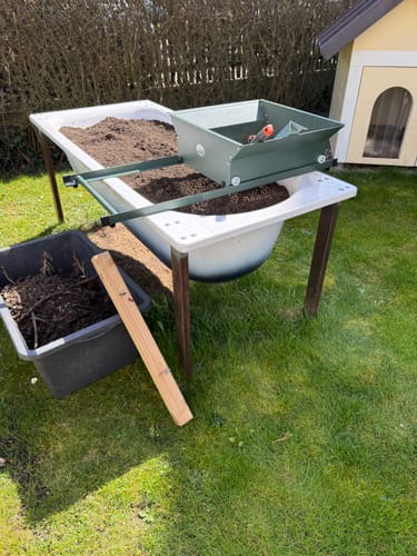 Customer photo review of Jetroc III Kompostsieb für Schubkarre – stabil, sauber, effizient