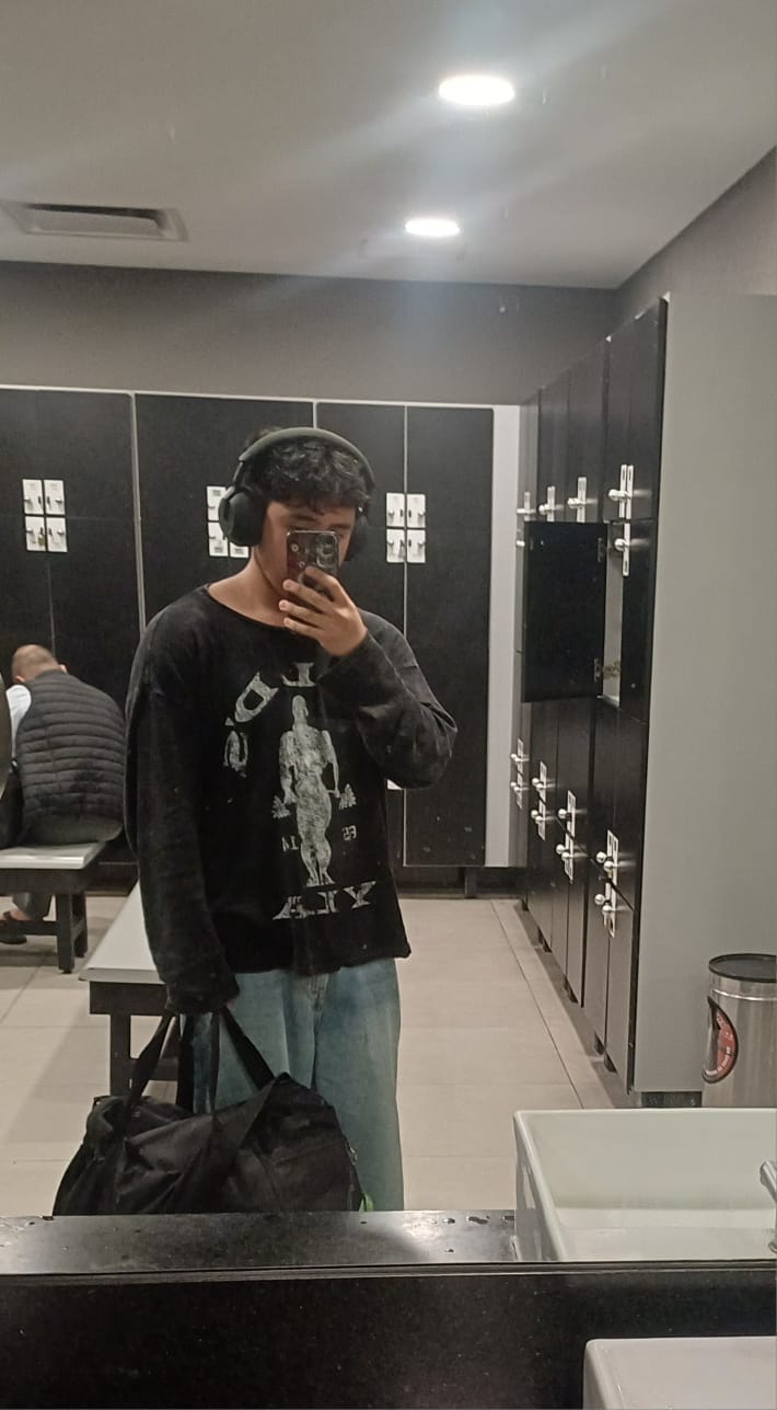 Customer photo review of 8047 - Gold's Gym Thermal Longsleeves