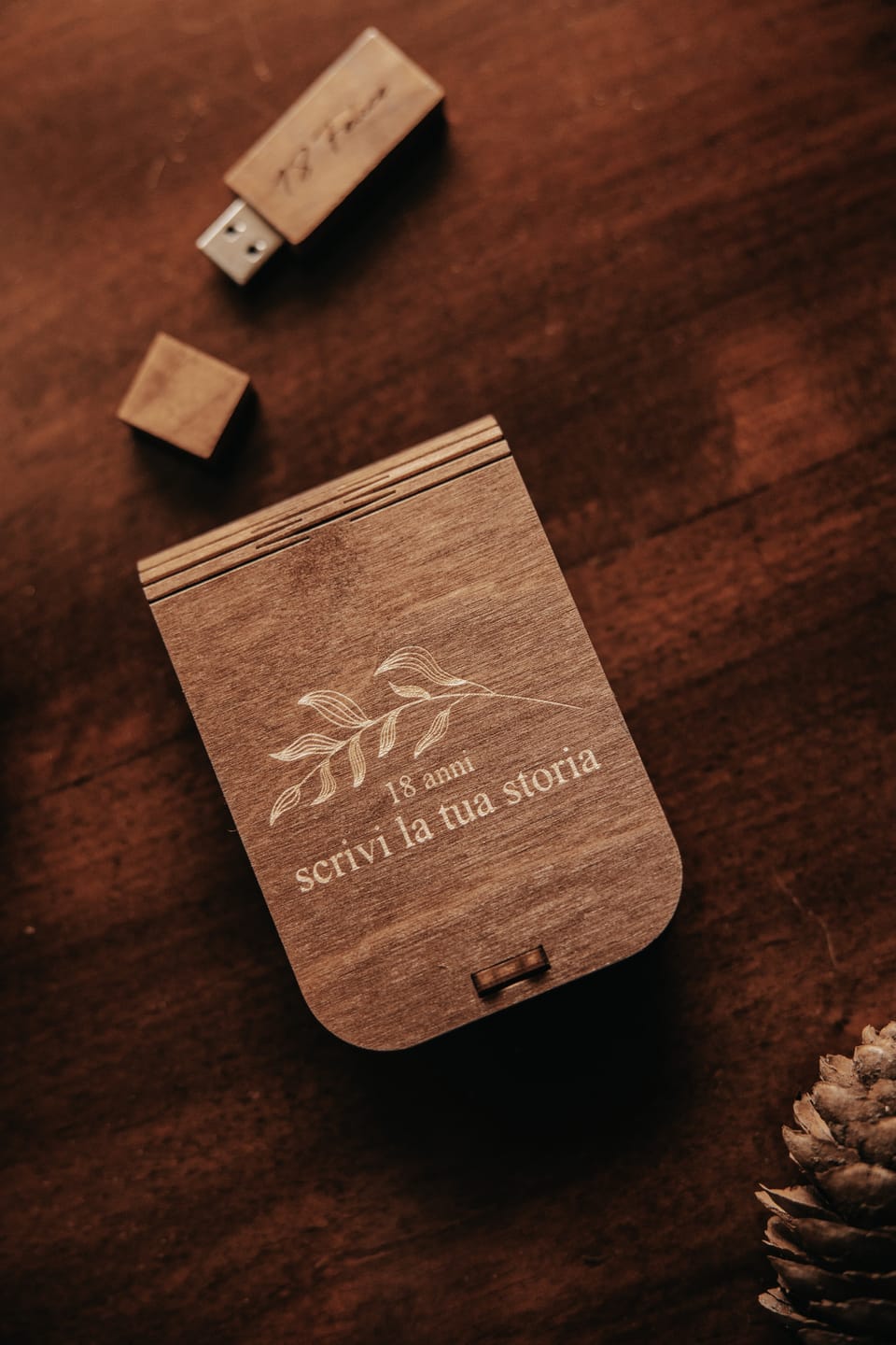 Customer photo review of Yoga USB box with moss filler