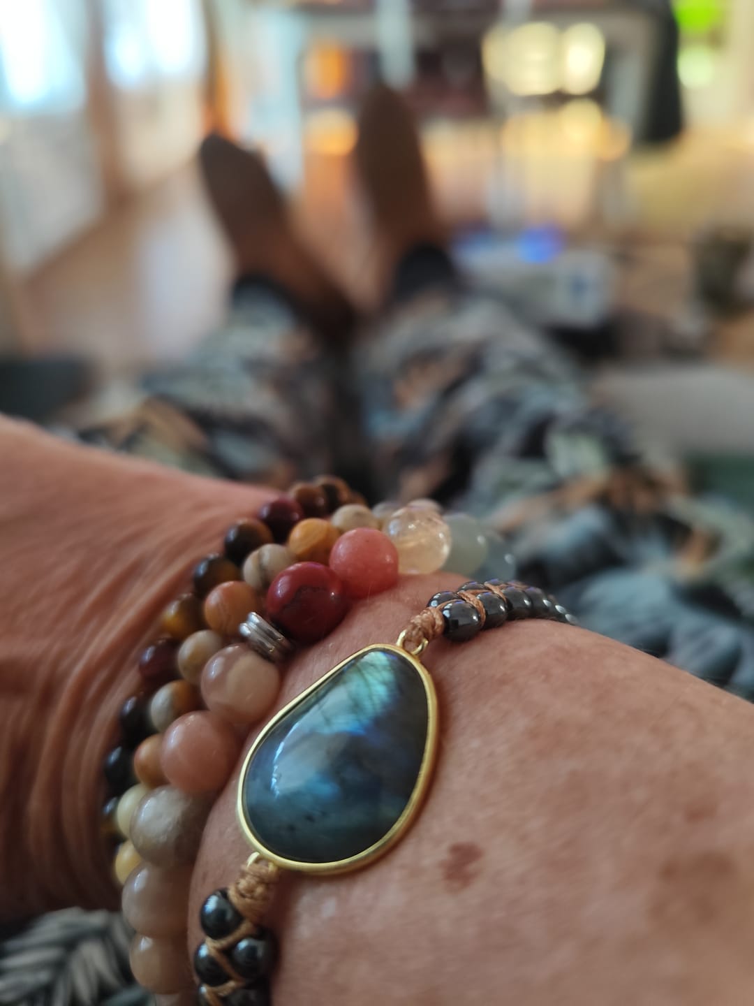 Customer photo review of Bracelet "Oeil Céleste" en Labradorite & Hématite