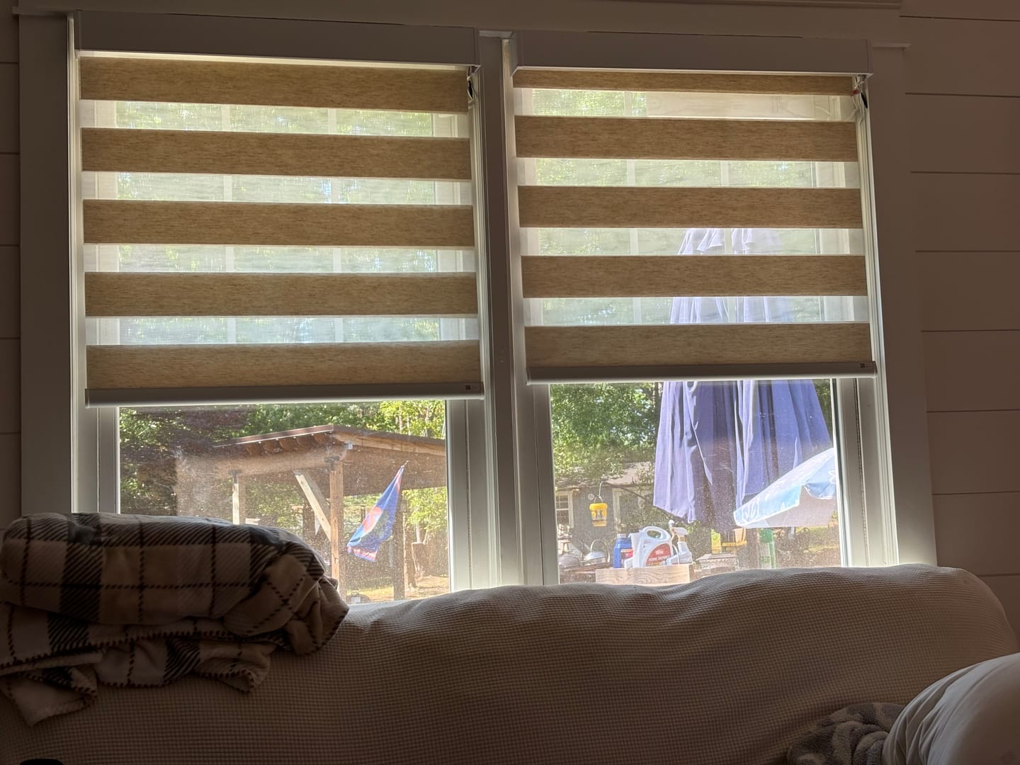 Customer photo review of Bringnox Motorized Zebra Roller Blinds 70% Blackout Linen