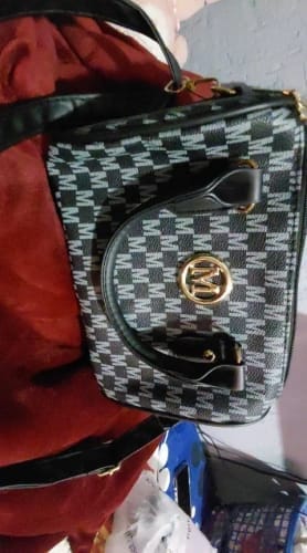 Customer photo review of Stylish Women's Faux Leather Crossbody Bag with Elegant Gold "M" Accent