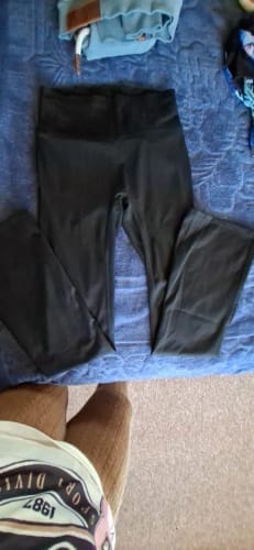 Customer photo review of Women's High Waisted Flared Yoga Pants with Pockets Tummy Control Bootcut Leggings for Gym Fitness Casual Wear