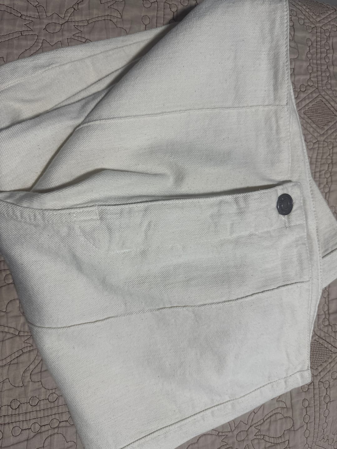 Customer photo review of Calça Jeans Reta Mandacaru Bege