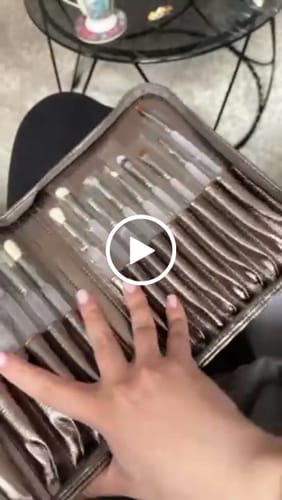 Customer video review of Medium Brush Set – set profesionalnih četkica za šminkanje (16 komada)