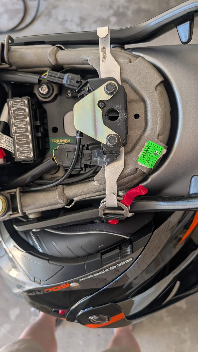 Customer photo review of Triumph Speed 400 & Scrambler 400 Helmet Hook (lock)