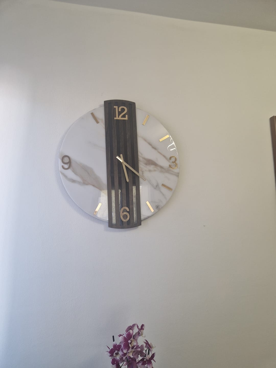 Customer photo review of Orologio da parete effetto marmo Aura con doghe design moderno