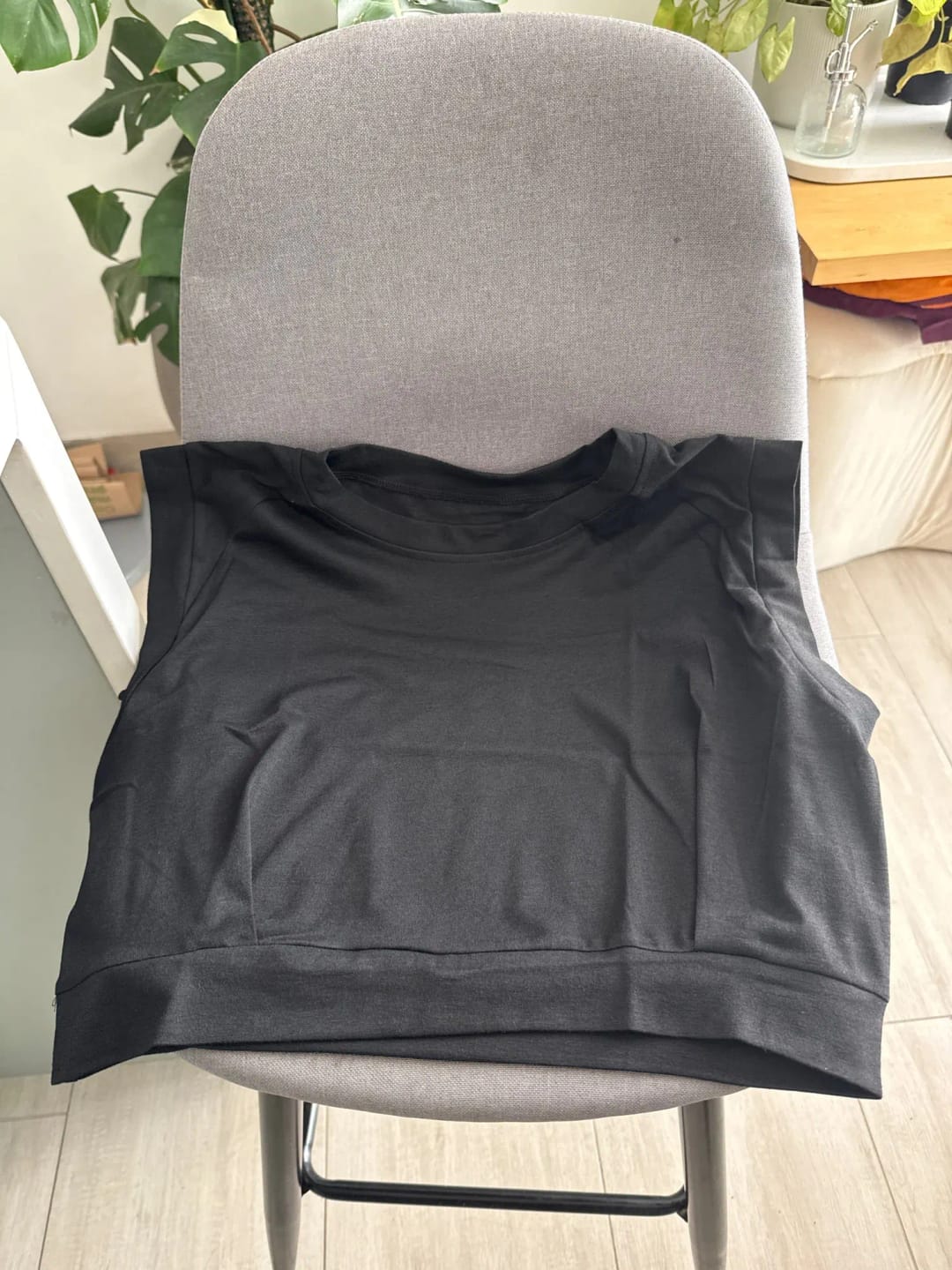 Customer photo review of Crop Top Cotton Shirts for Women Cute Sleeveless Yoga Tops Running Gym Workout Shirts Casual Fitness Loose Female T-Shirt