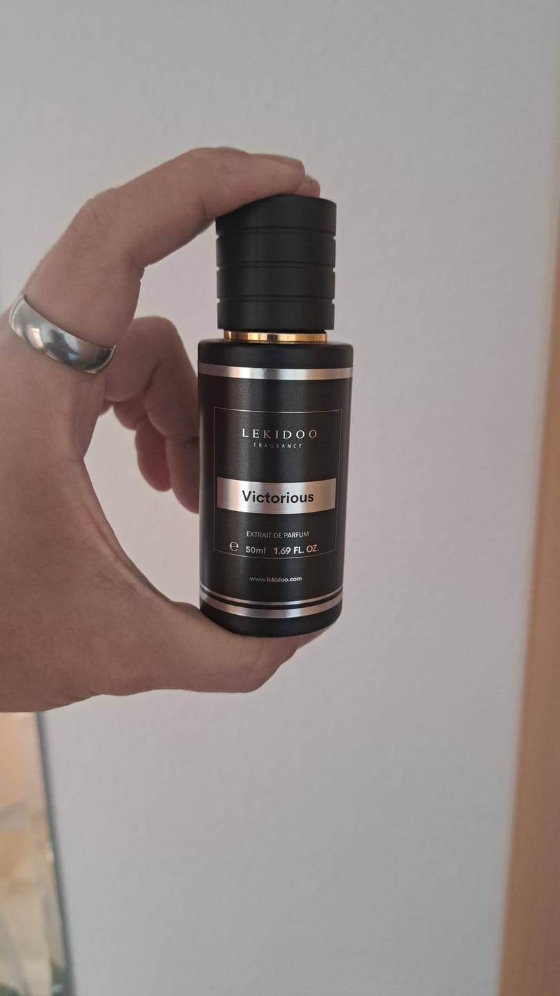 Customer photo review of Victorious