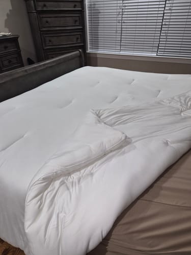 Customer photo review of MarshMellow Comforter