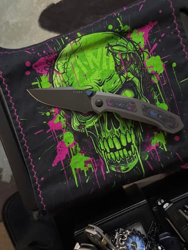 Customer photo review of Kizer Feweed XL Knife Damtanium Camo Carbon S90V BLADE DISTRICT EXCLUSIVE