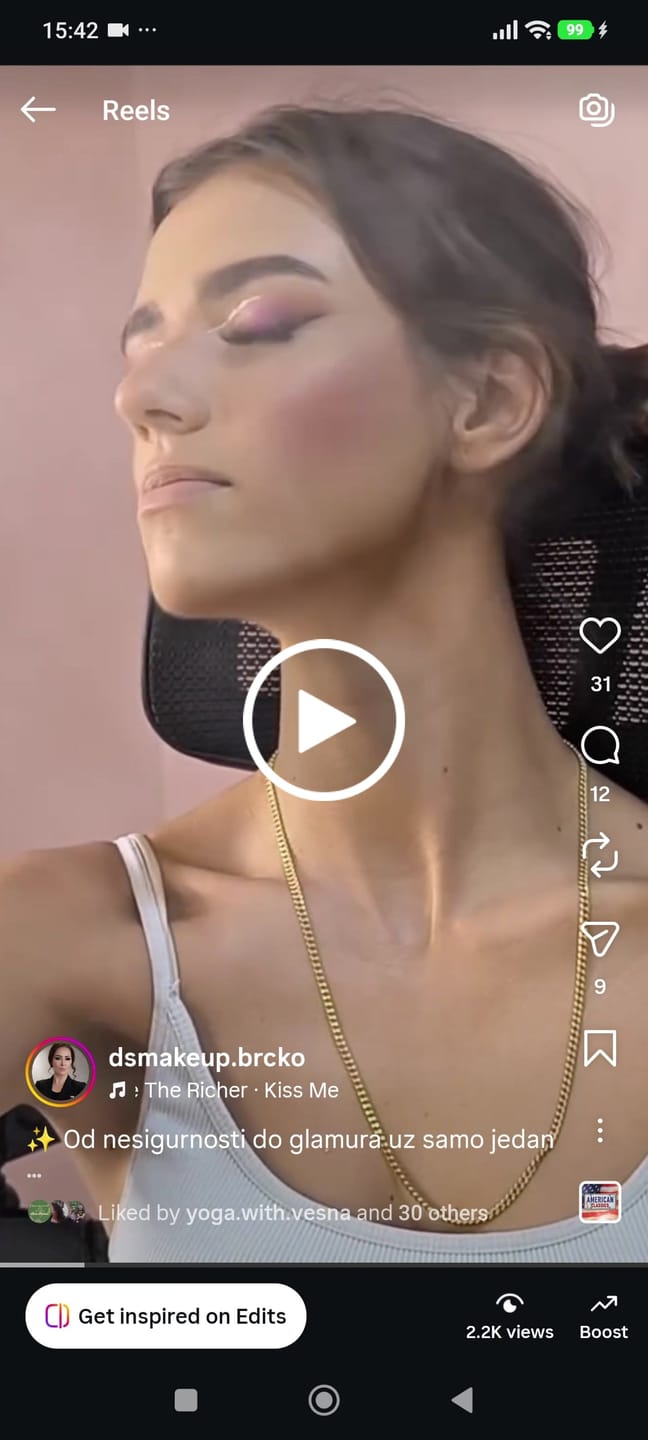 Customer video review of GLAM MASTER fiksator šminke