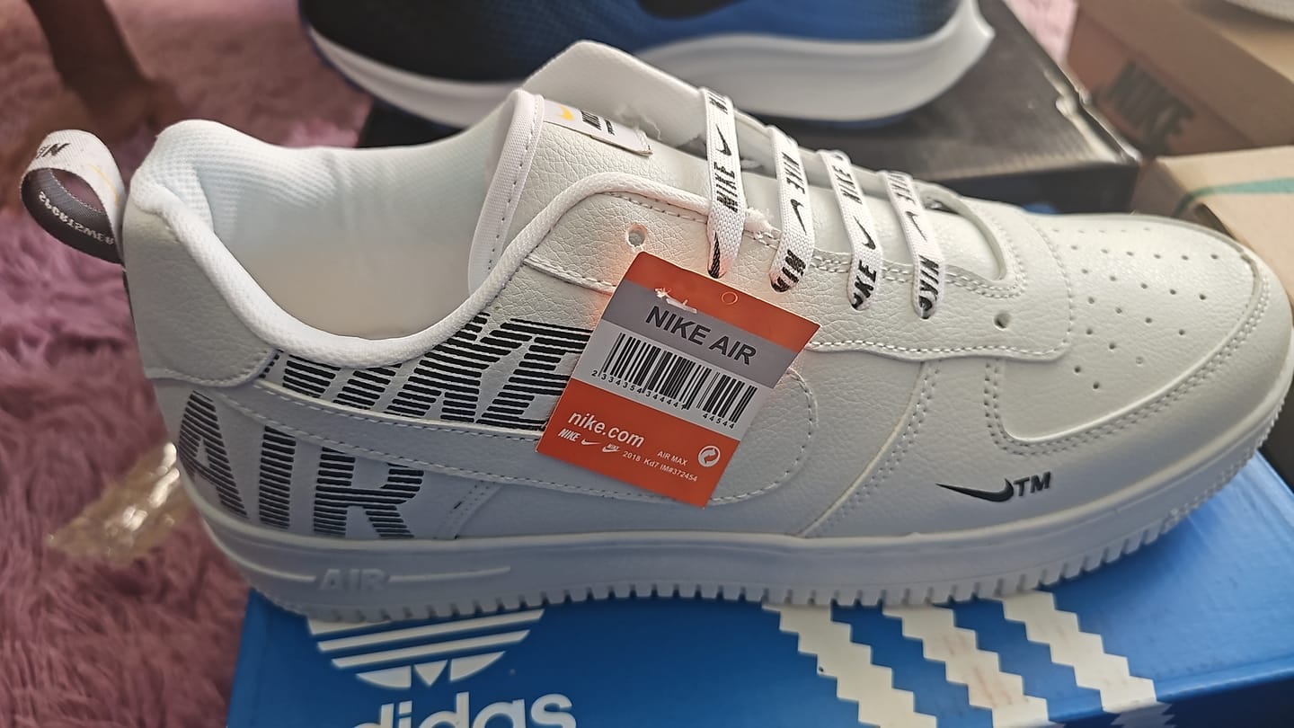 Customer photo review of Tenis 420 Blanco Negro Blanco