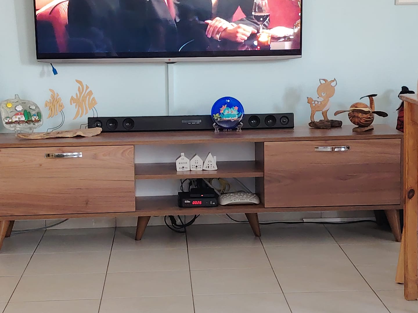 Customer photo review of Rani A9 Tv Ünitesi Modern Ayaklı Tv Sehpası 180 cm Minyatür Ceviz