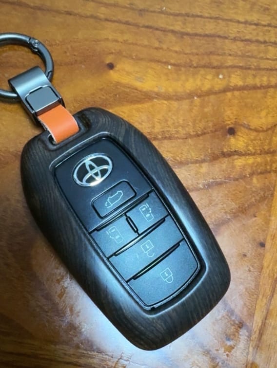Customer photo review of Wood Toyota Key Cover Case