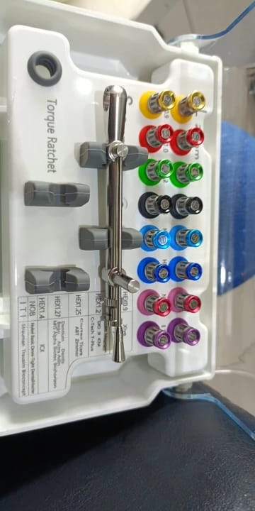 Customer photo review of All in 1 Implant Screw Drivers - Torque Boxes