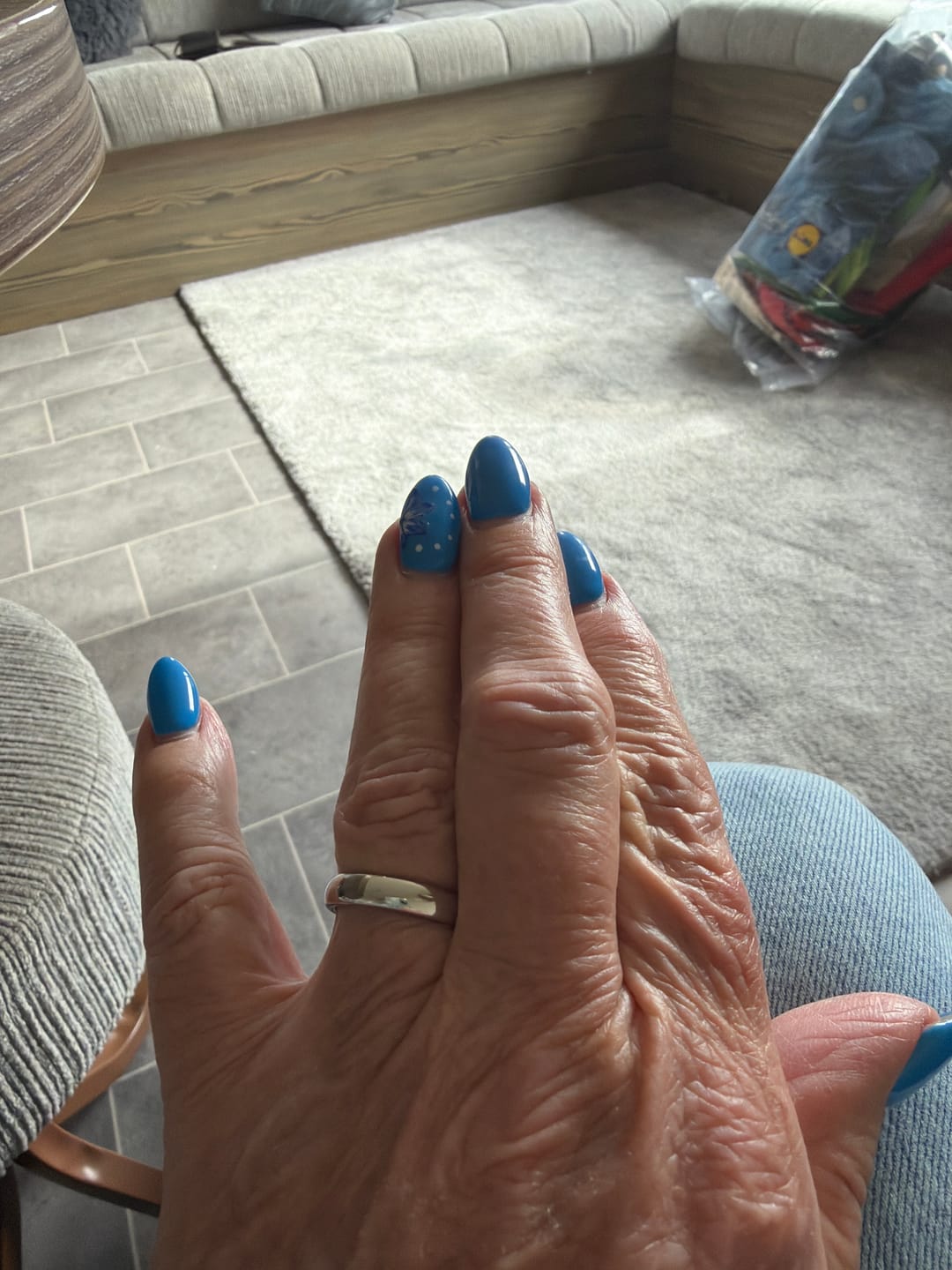 Customer photo review of White Gold 4mm Wonder Ring