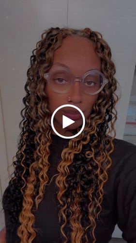 Customer video review of Outre Premium Purple Pack Brazilian Bundle Feather Crochet Braids - DEEP 18" - Human Hair Blend