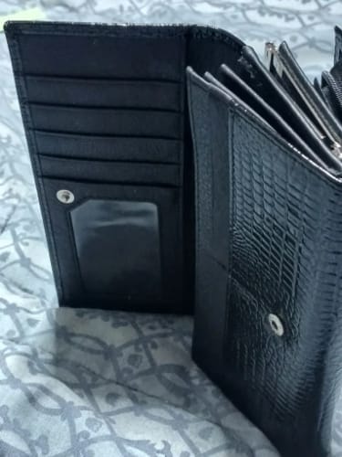 Customer photo review of Elegant Genuine Leather Women’s Wallet – Stylish Long Clutch Purse, 7 Colors