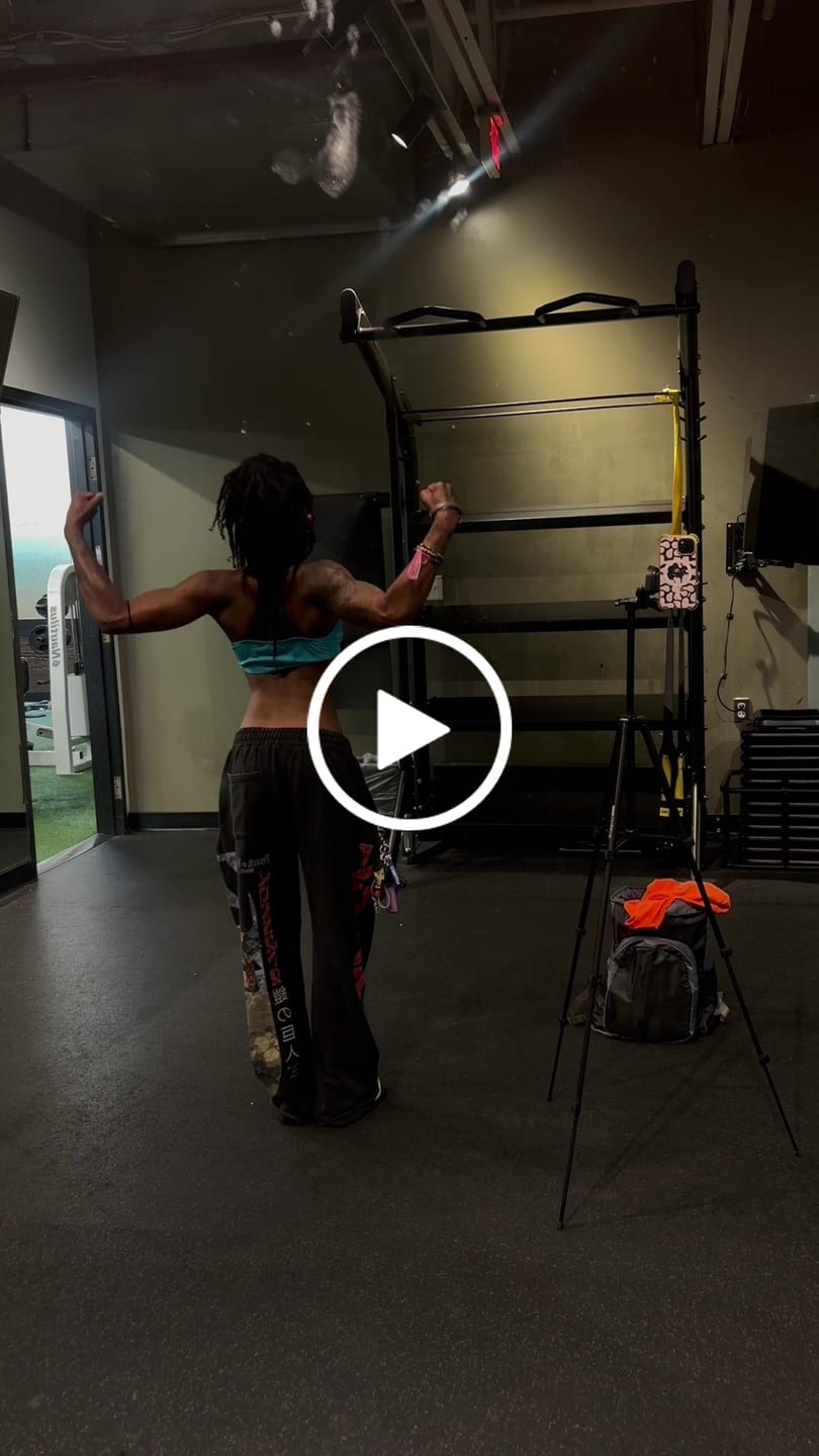 Customer video review of 2128 - AOT©  x YLA Baggy Joggers