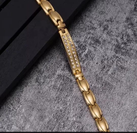 Customer photo review of Luxury GOLD Health Bracelet