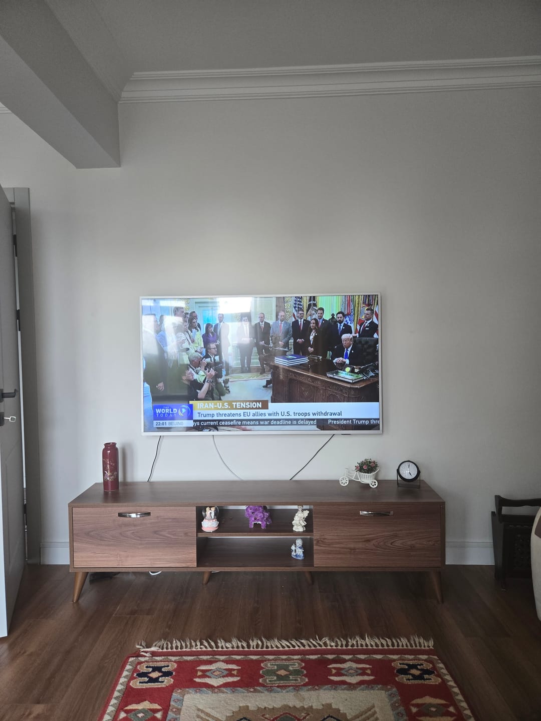 Customer photo review of Rani A9 Tv Ünitesi Modern Ayaklı Tv Sehpası 180 cm Minyatür Ceviz