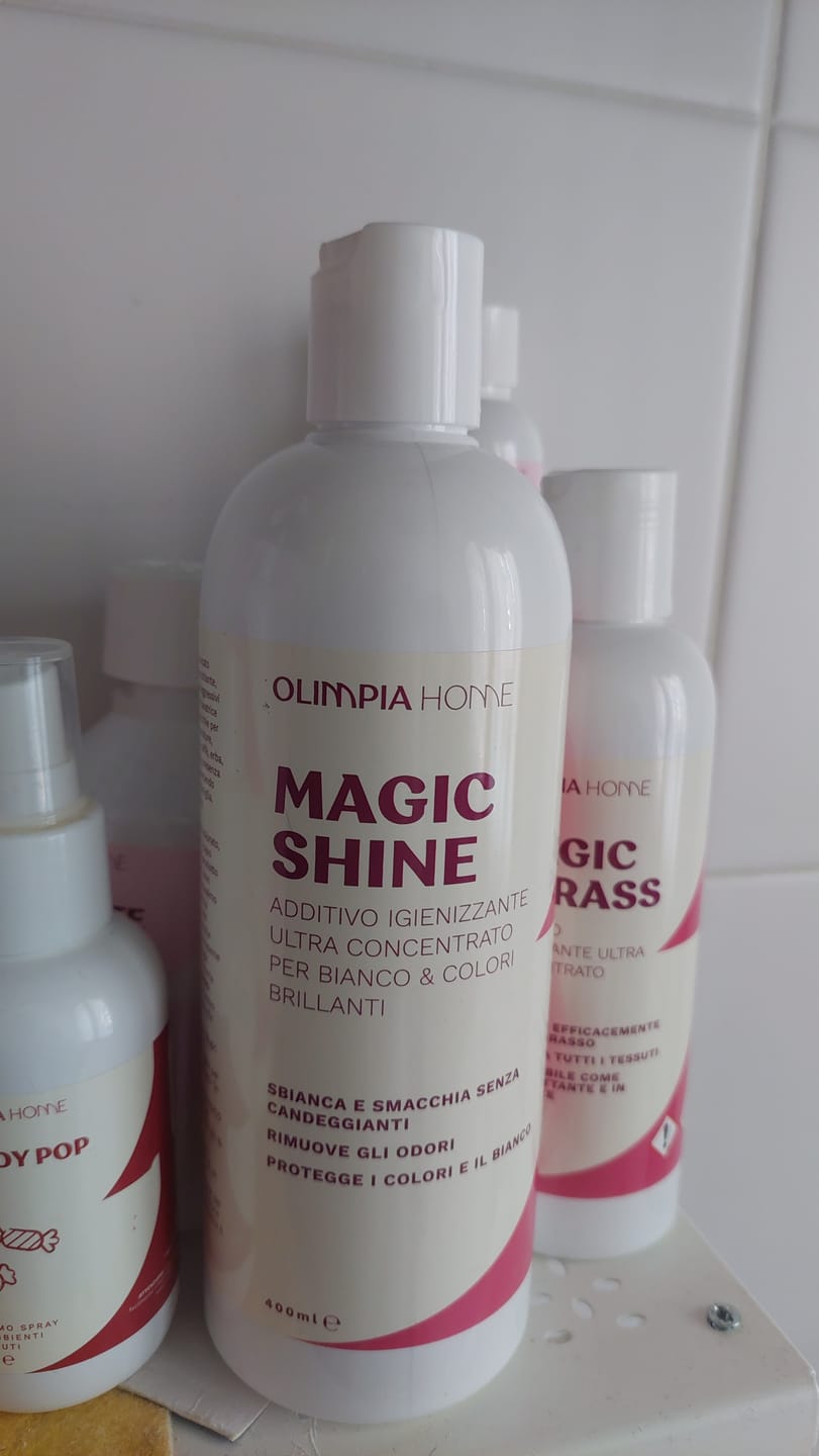 Customer photo review of Magic Shine - Additivo Igienizzante Ultra Concentrato per Bianco & Colori Brillanti Ml.400