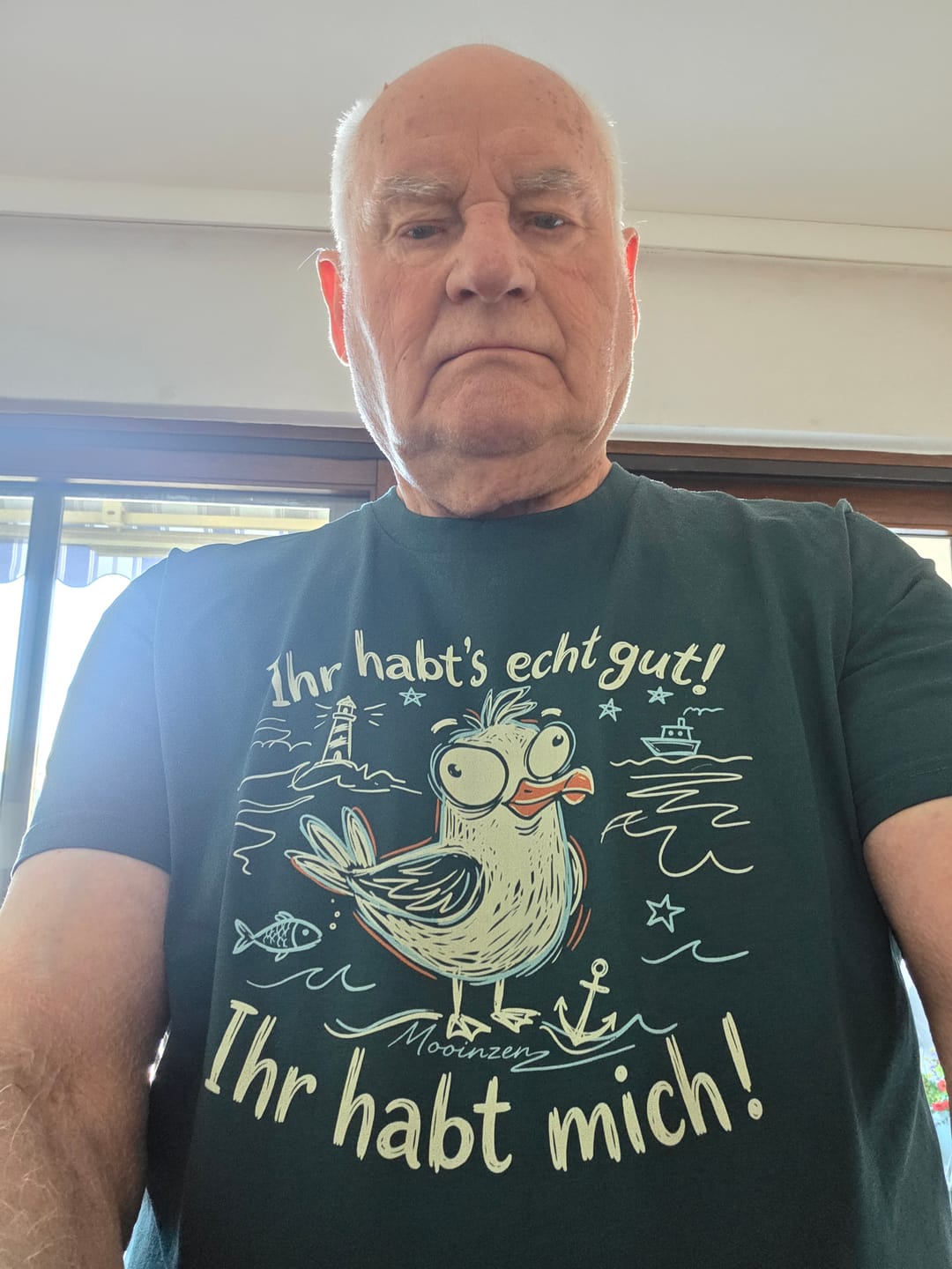 Customer photo review of Ihr habt's echt gut! Ihr habt mich!  · Herren Premium Bio T-Shirt