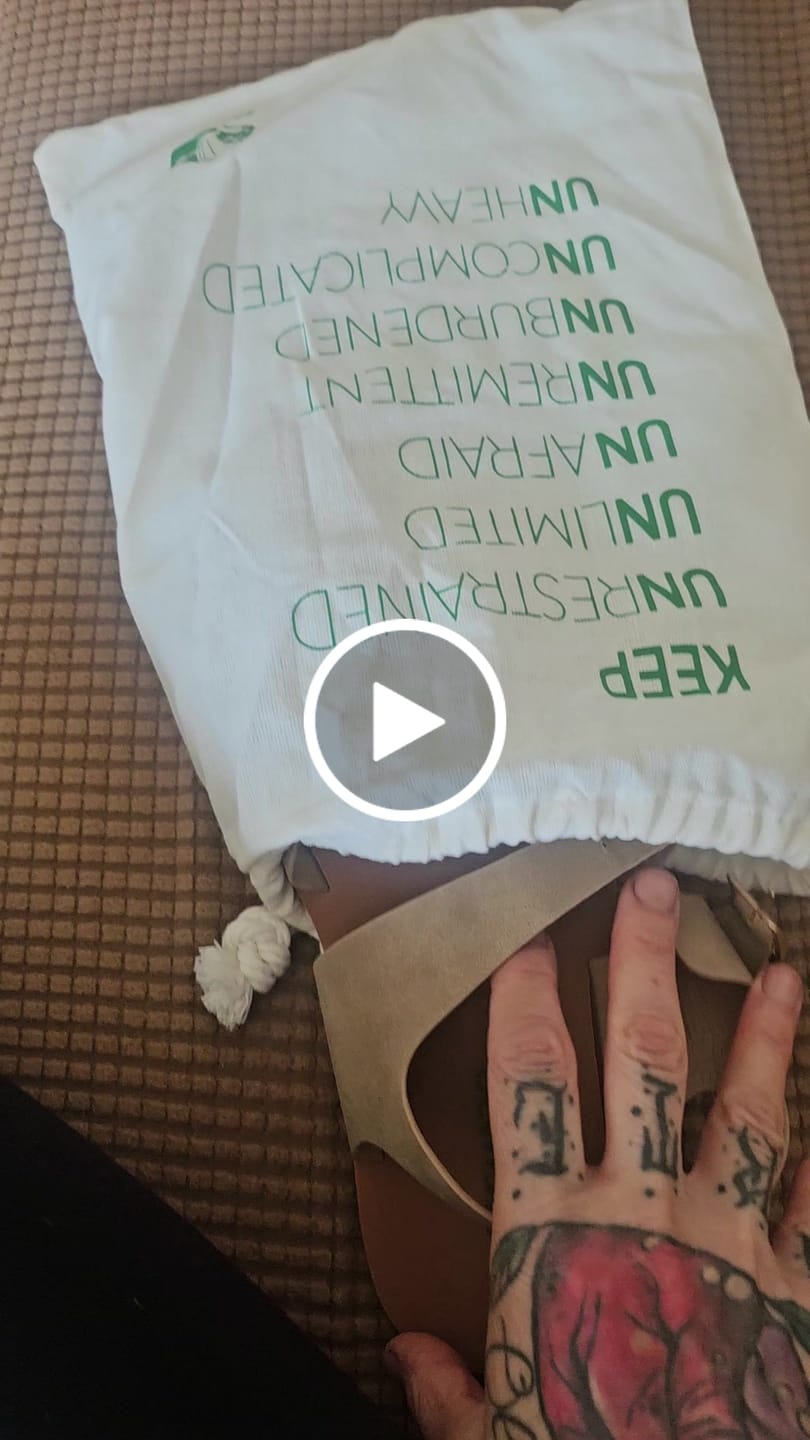 Customer video review of Glow II - Barefoot Sandalias