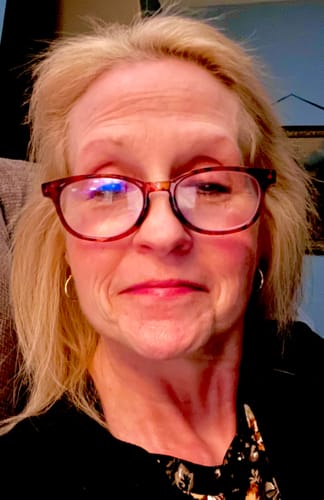 Reviewer's selfie showing their facial skin for a Koriderm™ Time Reverse Cream review.