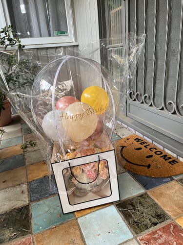 Customer photo review of Pale Peach | Fresh Flower Box with Balloon