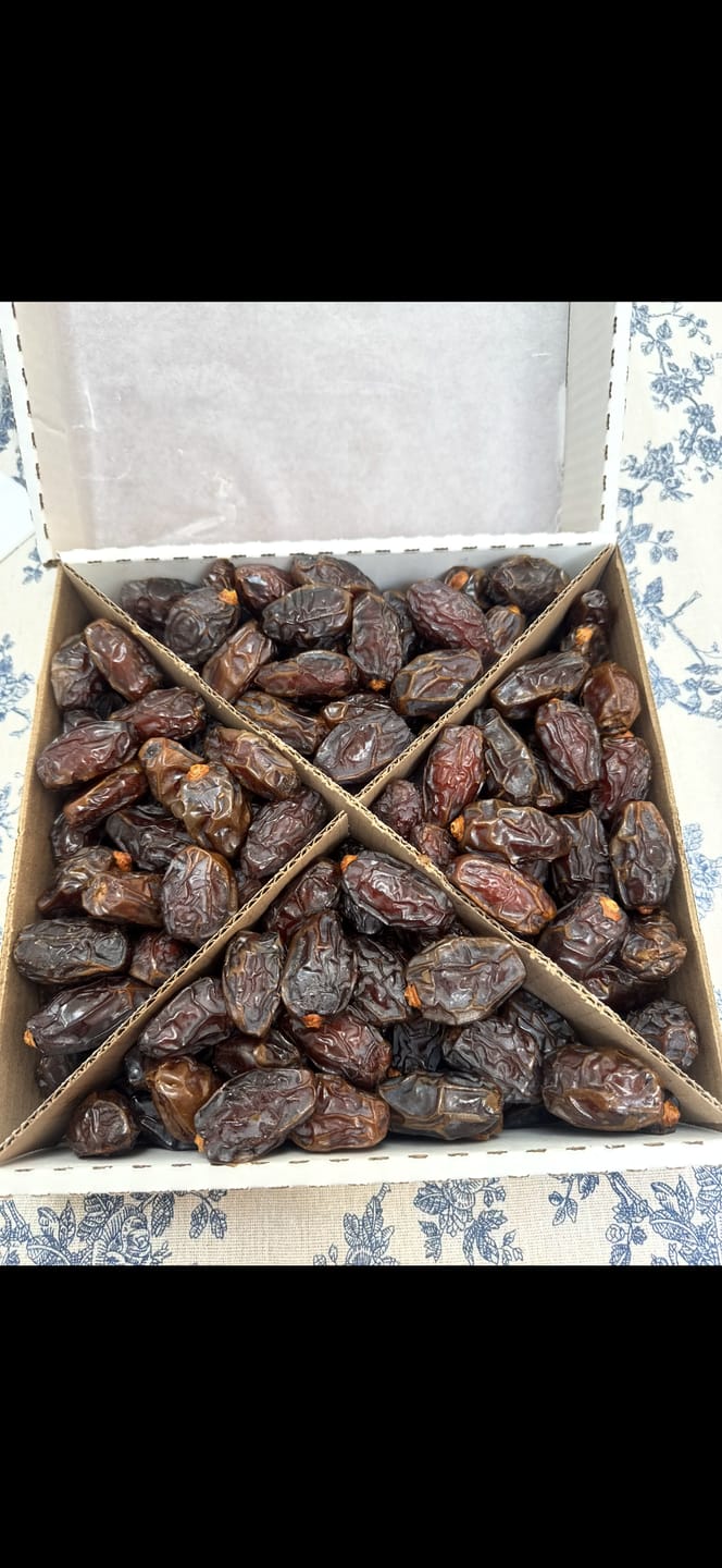 Customer photo review of Organic Mini Medjool Dates Box