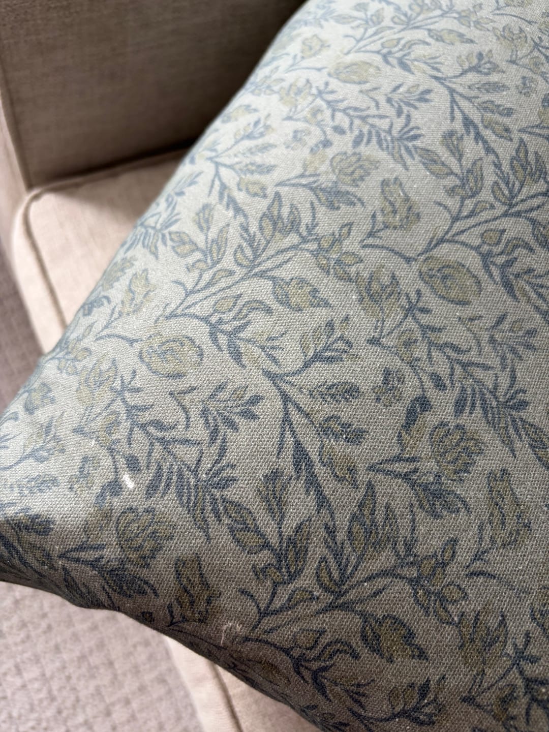 Customer photo review of Faye in Blue - 18" | 20" | 22" | 26"
