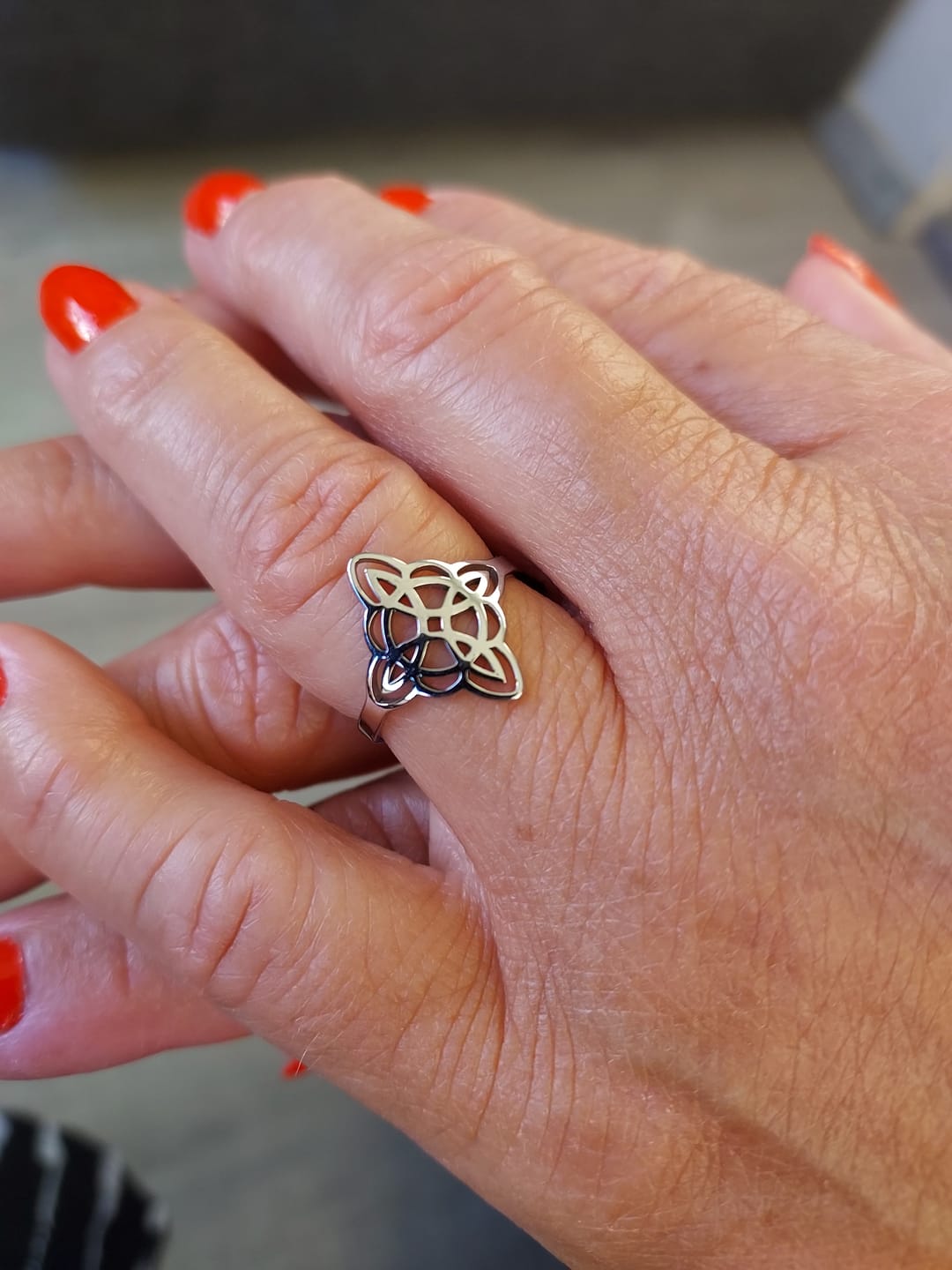 Customer photo review of Bague Ajustable "Protection Éternelle" - Noeud de Sorcière