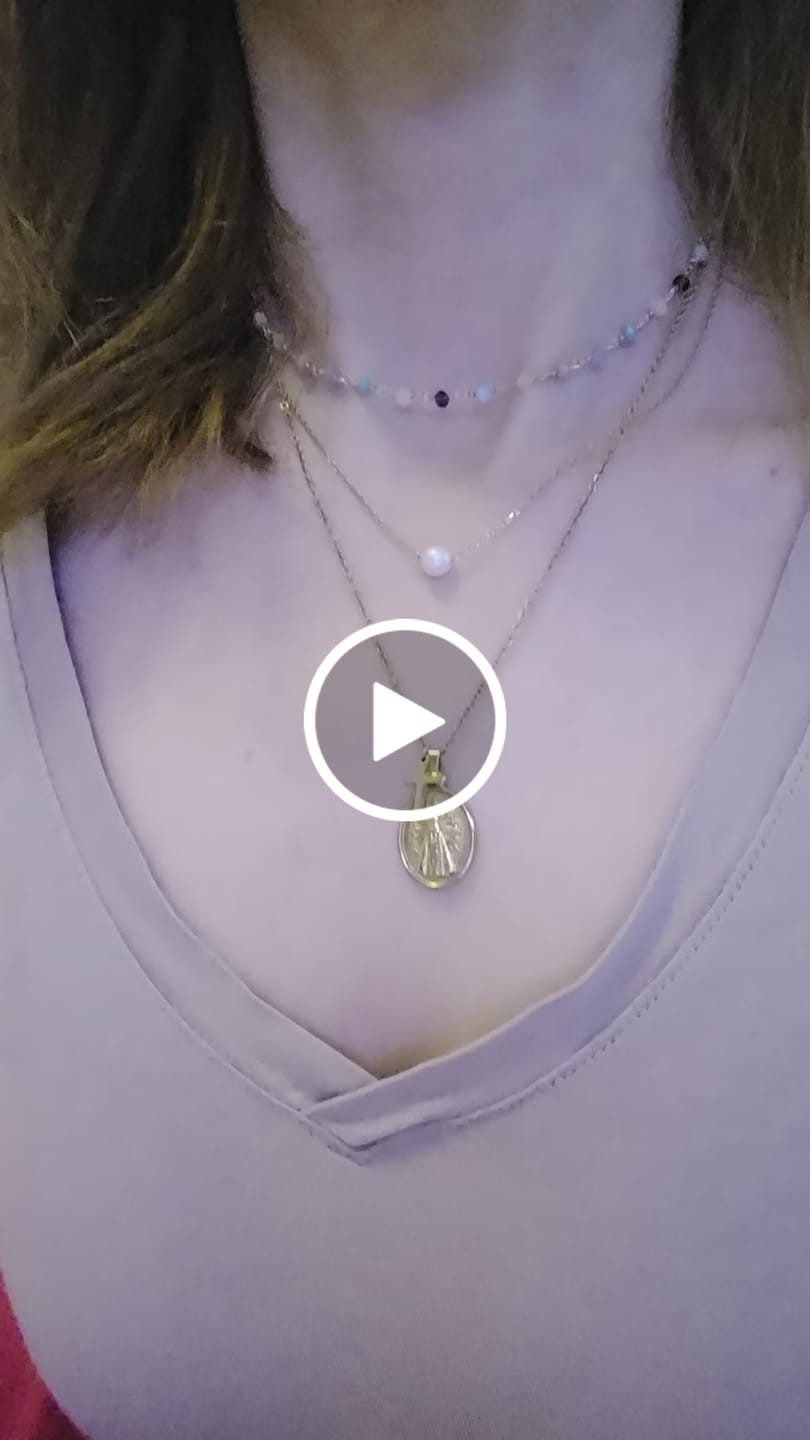 Customer video review of Collar Perla de Mar