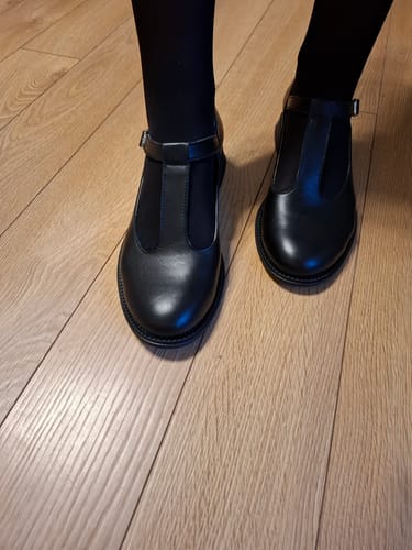 Customer photo review of "Disco Flats, Black"