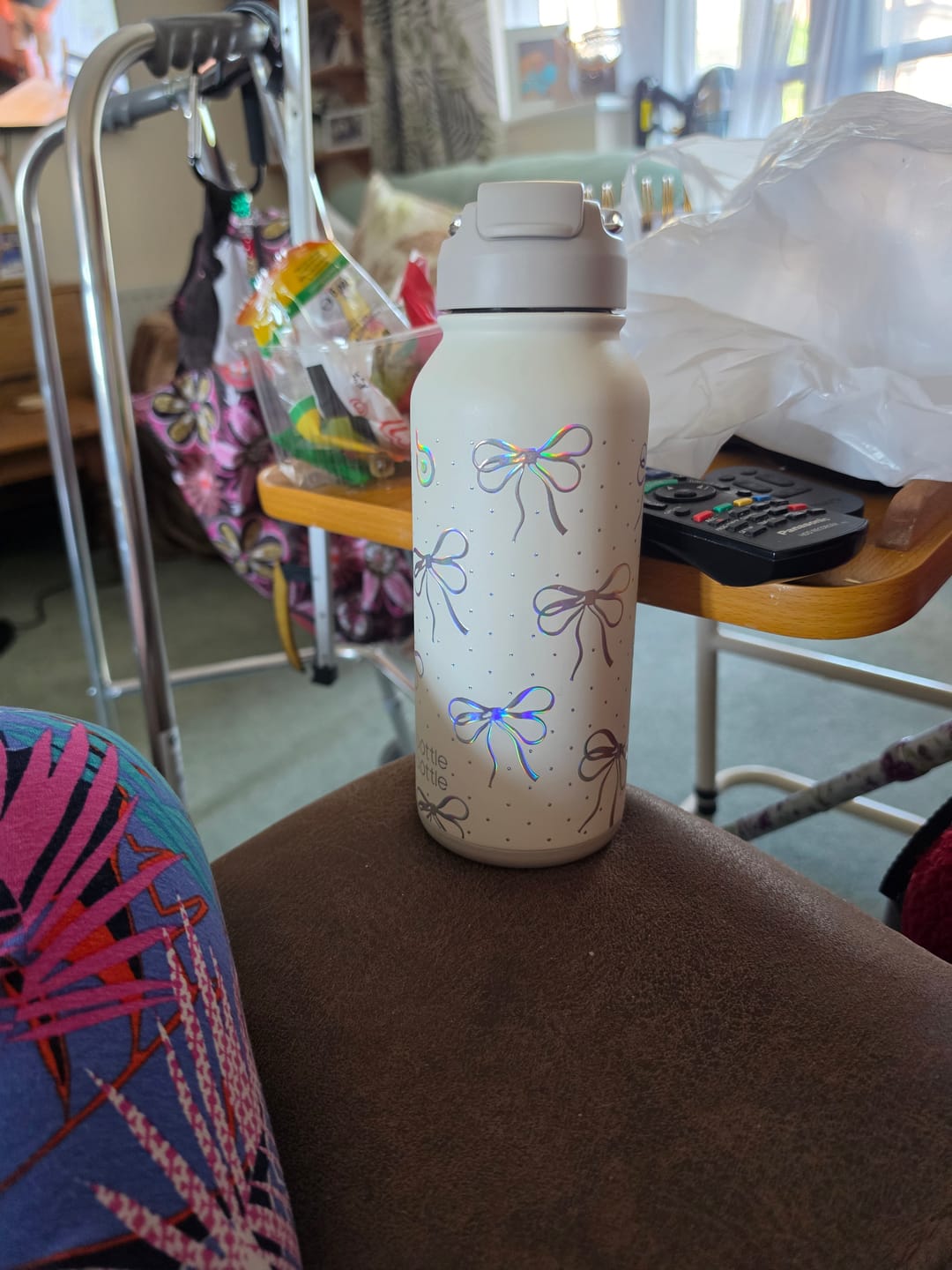 Customer photo review of Hydro X Bottle 32oz - Bow