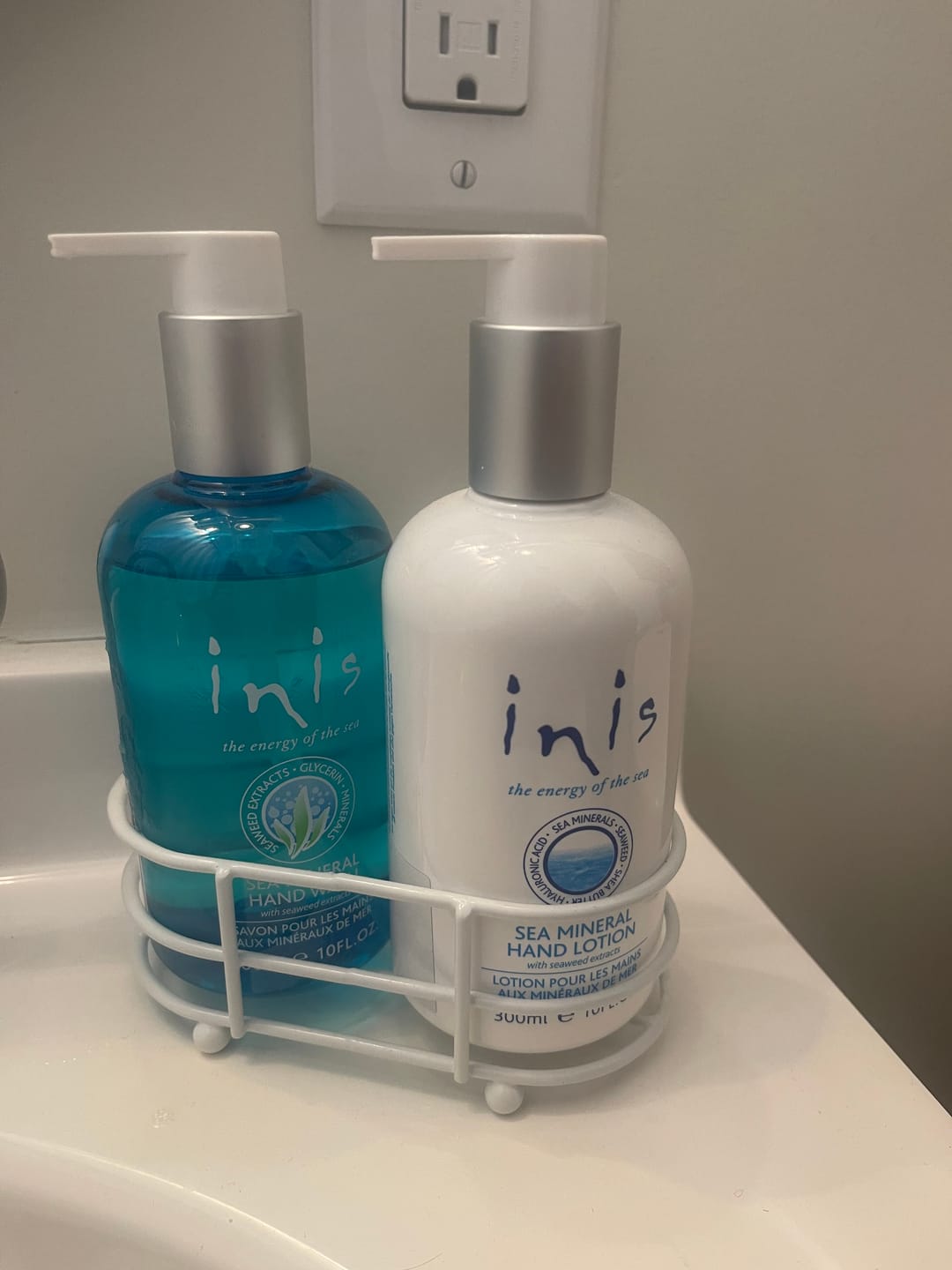 Customer photo review of Inis Hand Care Caddy 2 x 300ml / 10 fl. oz.