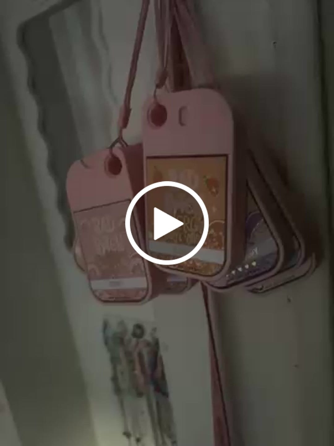 Recenzie video de la clienți despre P. Louise What's The Scoop Stretchy Body Scrub