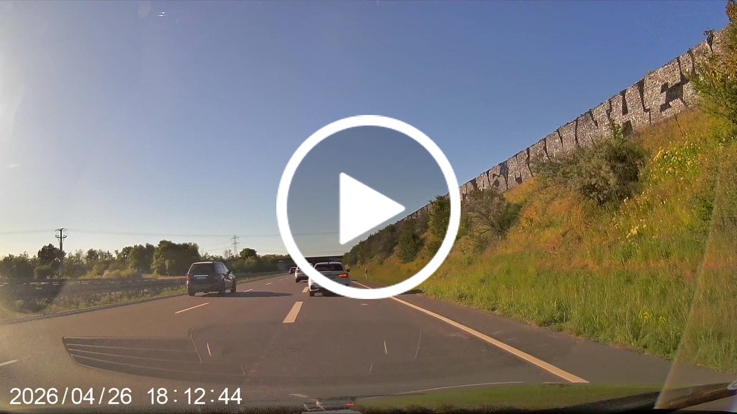 Customer video review of 4K Dashcam mit 3,94" Bildschirm / Vorne & hinten / Autokamera mit 170° Weitwinkelansicht / Nachtsicht / Parküberwachung / G-Sensor