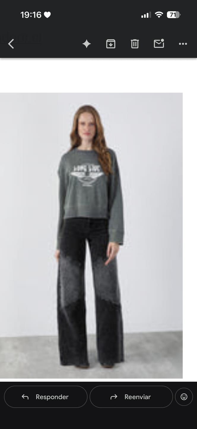 Customer photo review of Pantalón Cortes Tachas Black R