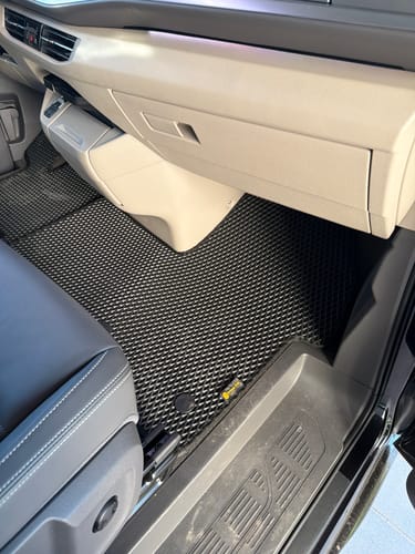 Customer photo review of Fußmatten für Van - Kofferraumwanne
