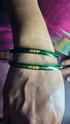 Customer photo review of “Hallmark Green Divya Shringar Bangle” (Pack of 1 Pair) (2 pis)