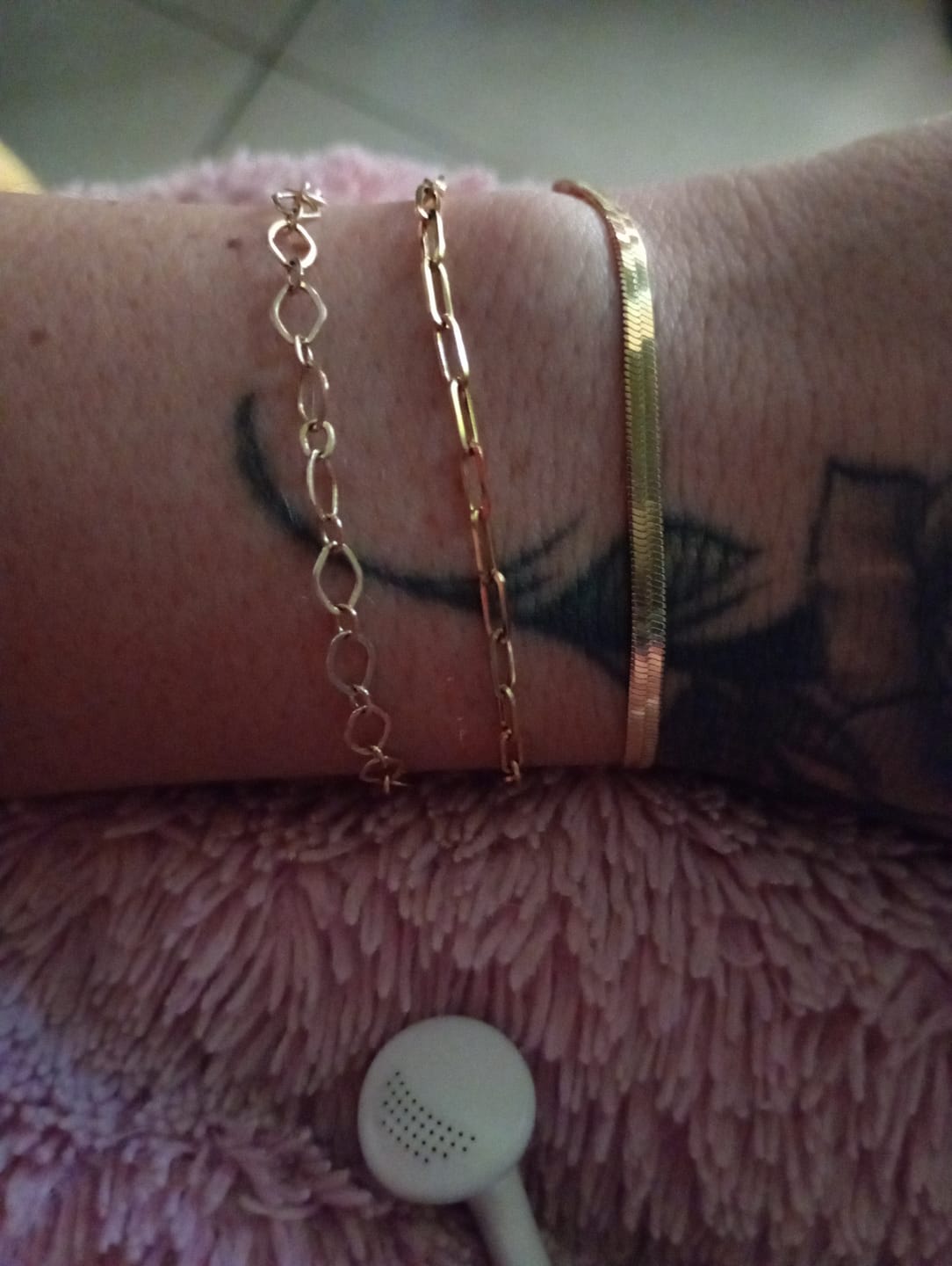 Customer photo review of Kit Pulseiras Essential Banhado em Ouro 18K