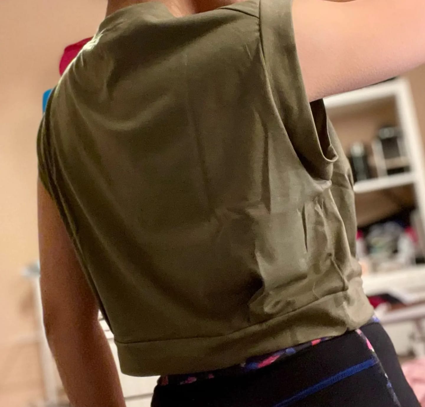 Customer photo review of Crop Top Cotton Shirts for Women Cute Sleeveless Yoga Tops Running Gym Workout Shirts Casual Fitness Loose Female T-Shirt