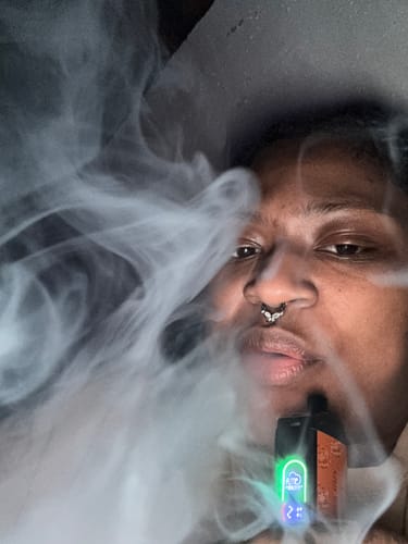 Customer photo review of Fume Hookah 2% Nic  20000 Puffs
