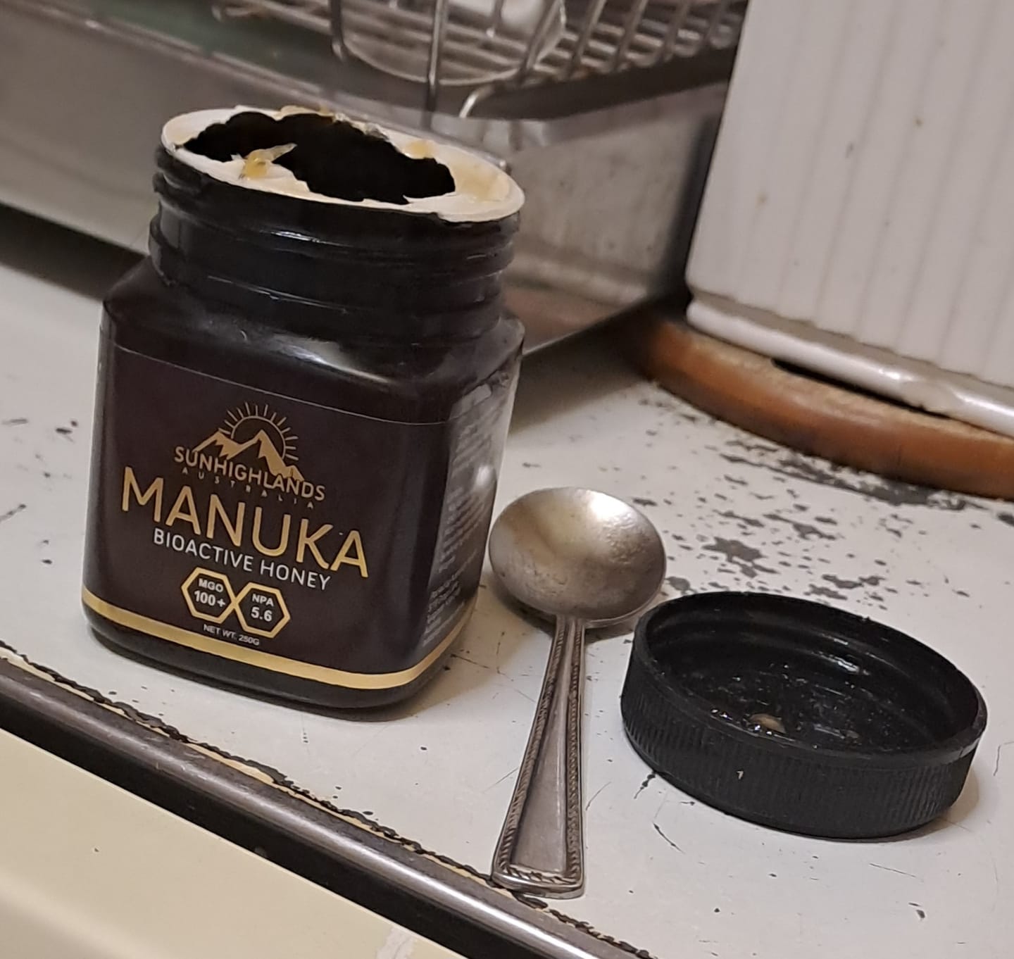 Customer photo review of Manuka Honey MGO 100+ (EQV UMF 6+) | 2 Jars of 250g | Classic Bundle